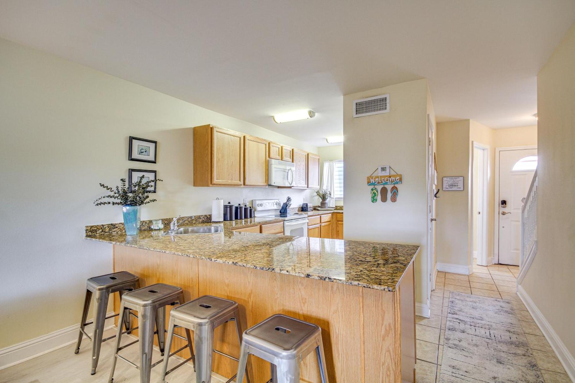 Apartment Airy With Patio Walk To Beach! Biloxi