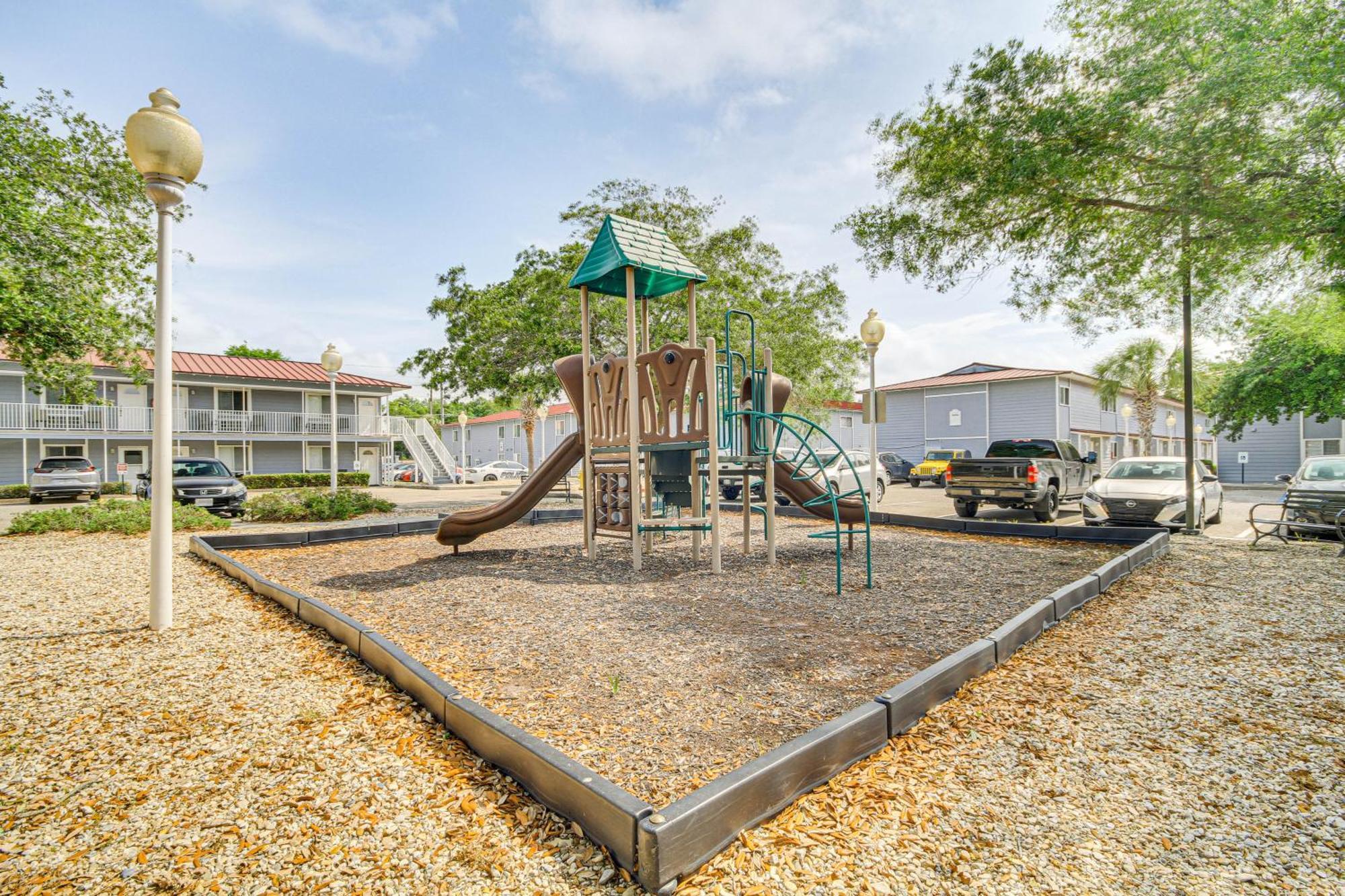 Airy With Patio Walk To Beach! *