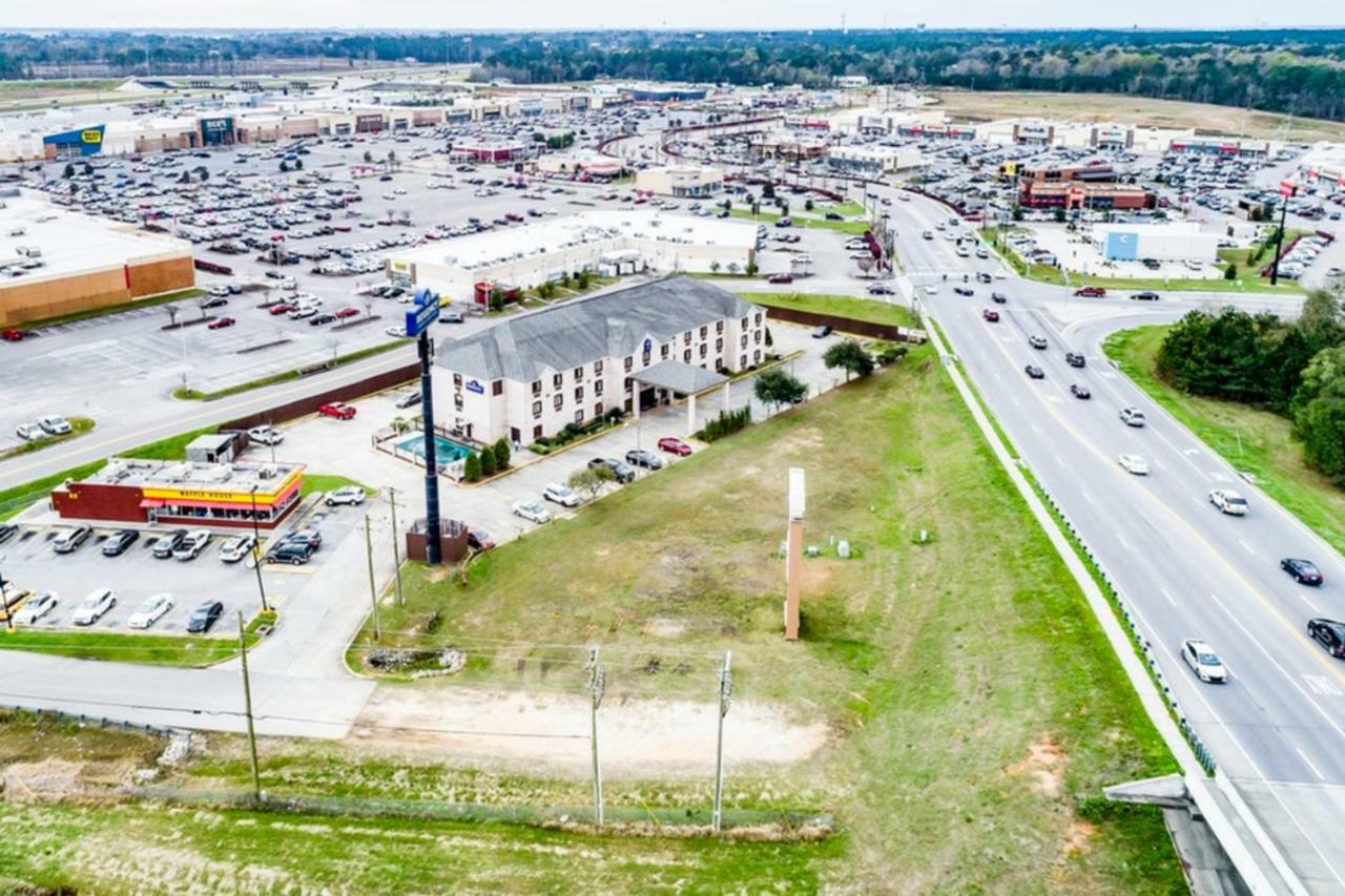 Regency & Motel