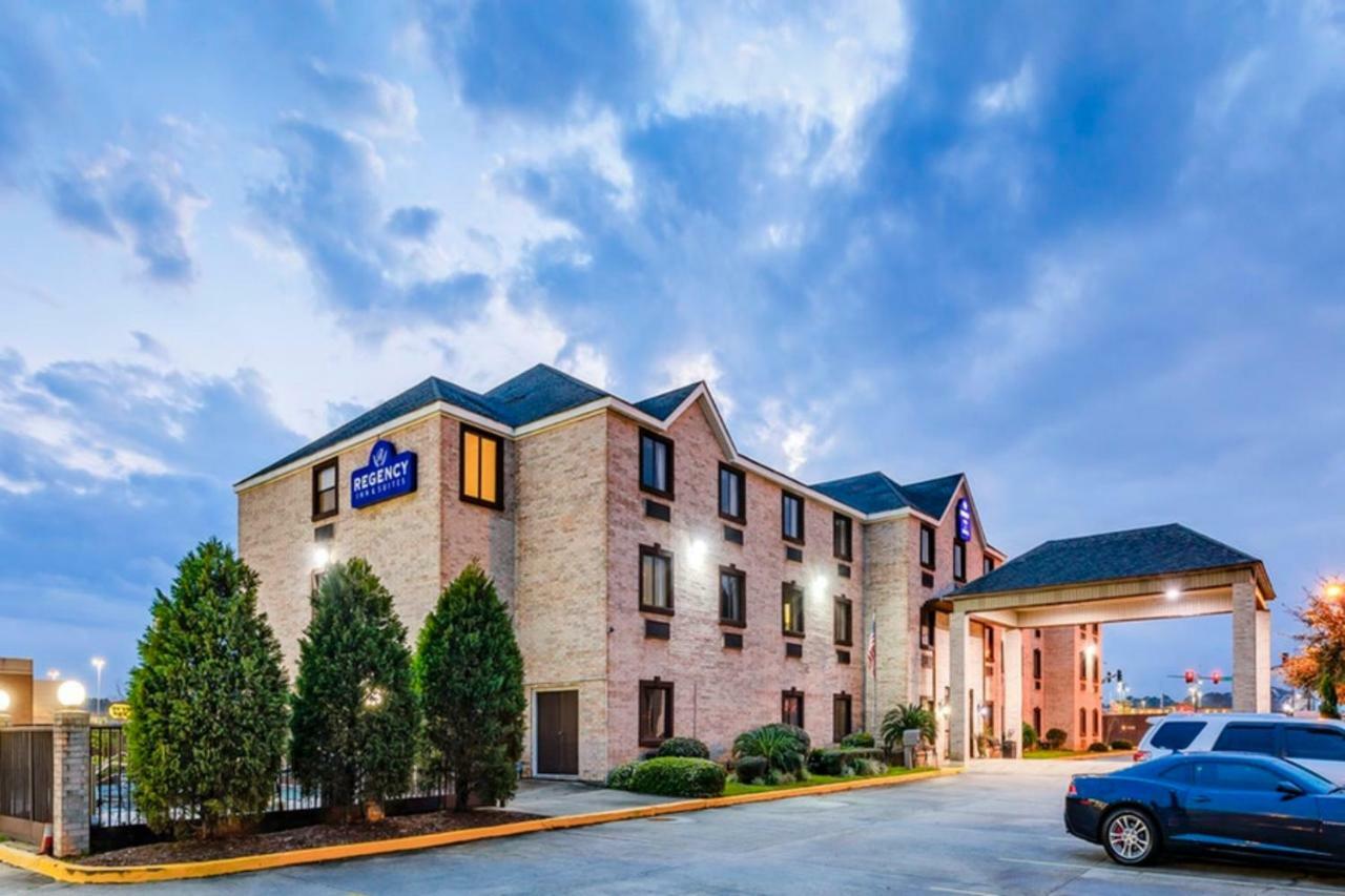 Regency & 3* Biloxi